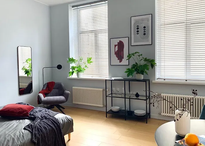 Quiet In Centre - Self Check-in, Walkable To Major Attractions Apartment