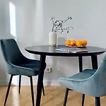 Apartman Quiet In Centre - Self Check-in, Walkable To Major Attractions *