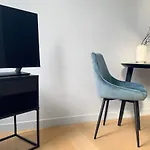 Apartman Quiet In Centre - Self Check-in, Walkable To Major Attractions *