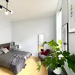 Apartman Quiet In Centre - Self Check-in, Walkable To Major Attractions