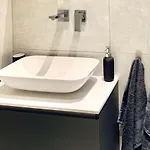 Apartman Quiet In Centre - Self Check-in, Walkable To Major Attractions Riga