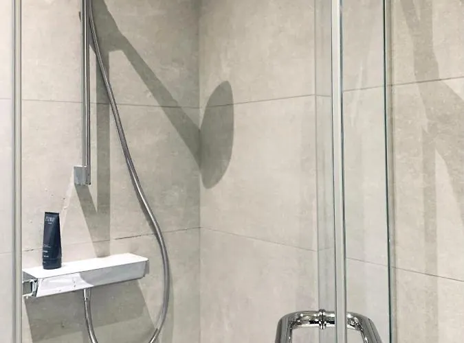 Quiet In Centre - Self Check-in, Walkable To Major Attractions Apartment Riga