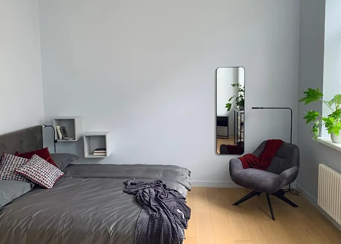 Quiet In Centre - Self Check-in, Walkable To Major Attractions *