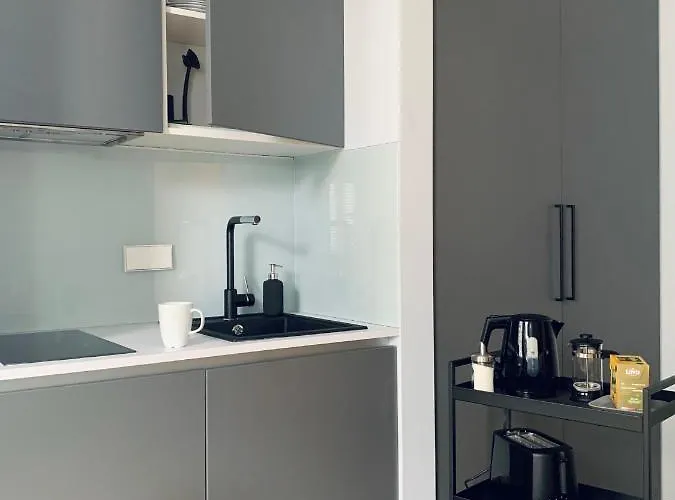 Quiet In Centre - Self Check-in, Walkable To Major Attractions Apartment *