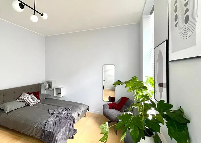 Apartment Quiet In Centre - Self Check-in, Walkable To Major Attractions